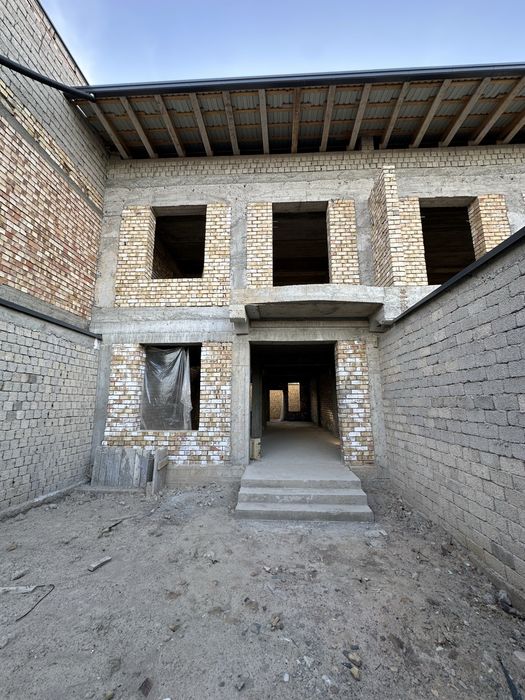 Sergeli hovli uchaska 225m kv