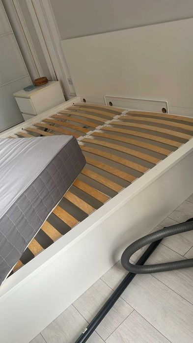 Двухспальная кровать