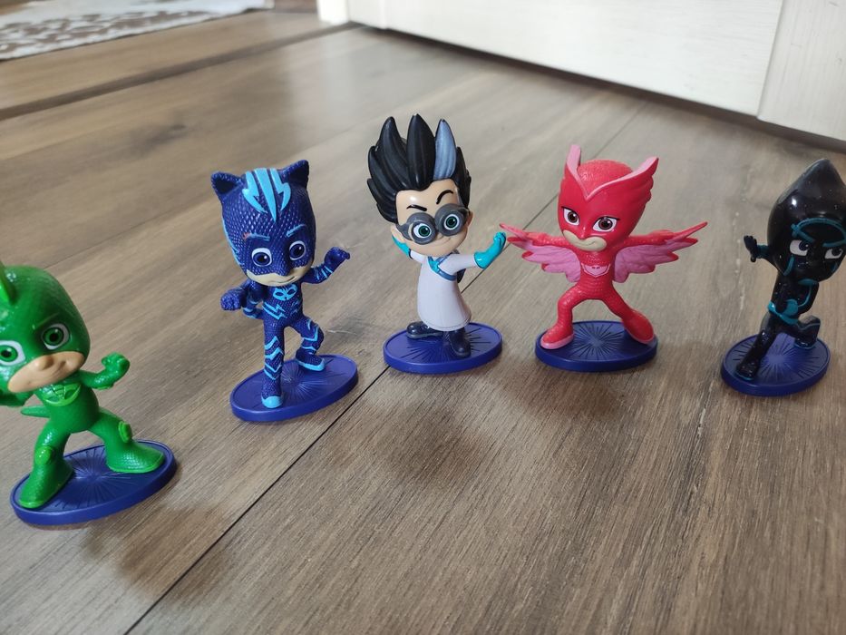 Фигурки из мультика "Герои в масках" б/у Оригинал