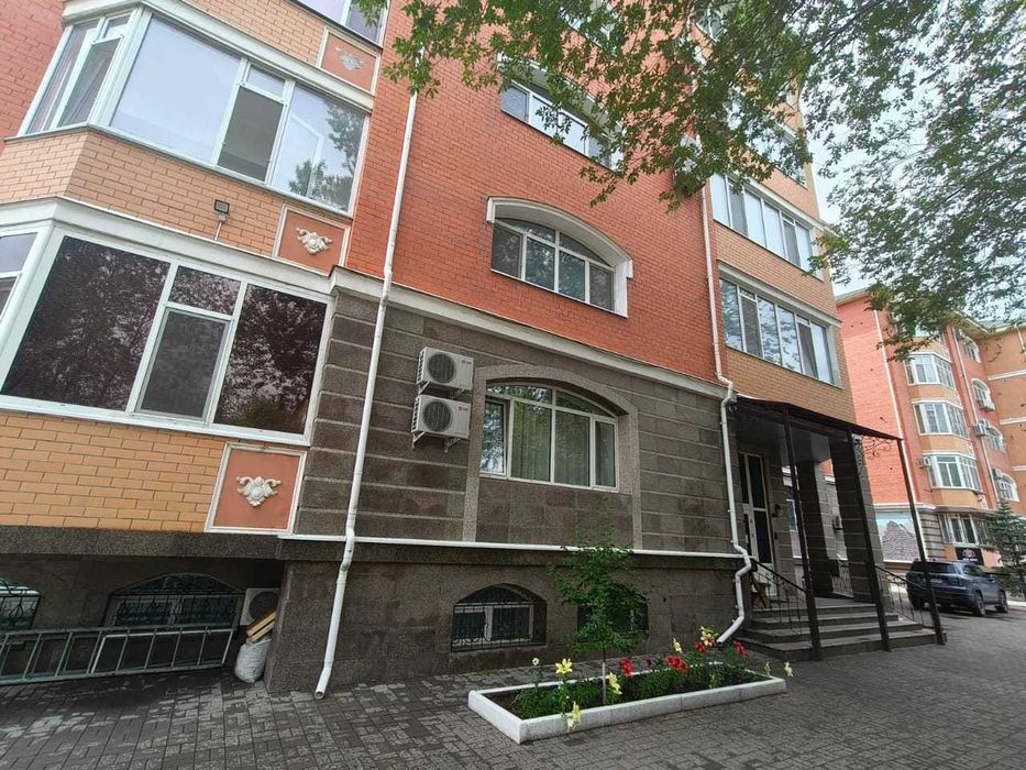 Продаётся цокольный этаж в элитном доме город Актобе