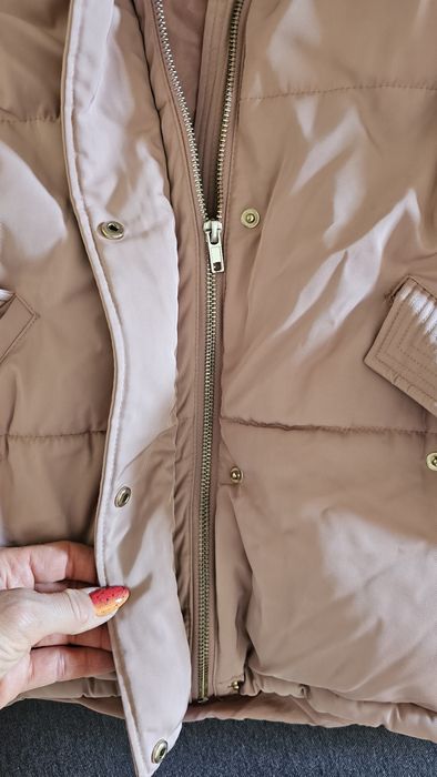 Зимно яке  H&M със страхотна качулка.