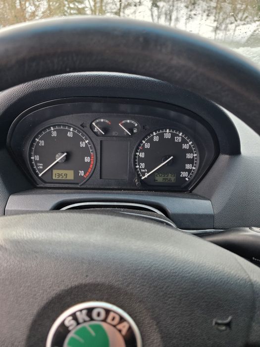 Vând skoda fabia 1   1.4 benzină