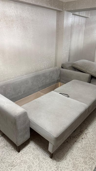 Диван б/у. Хорошим состоянием