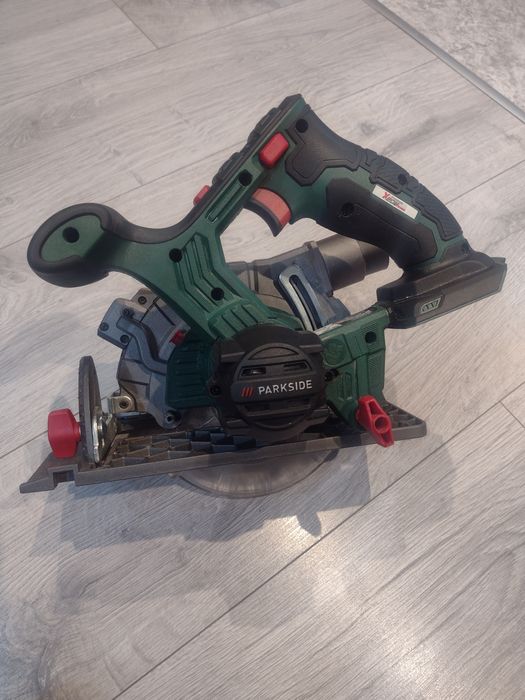 Акумулаторен циркуляр Парксайт