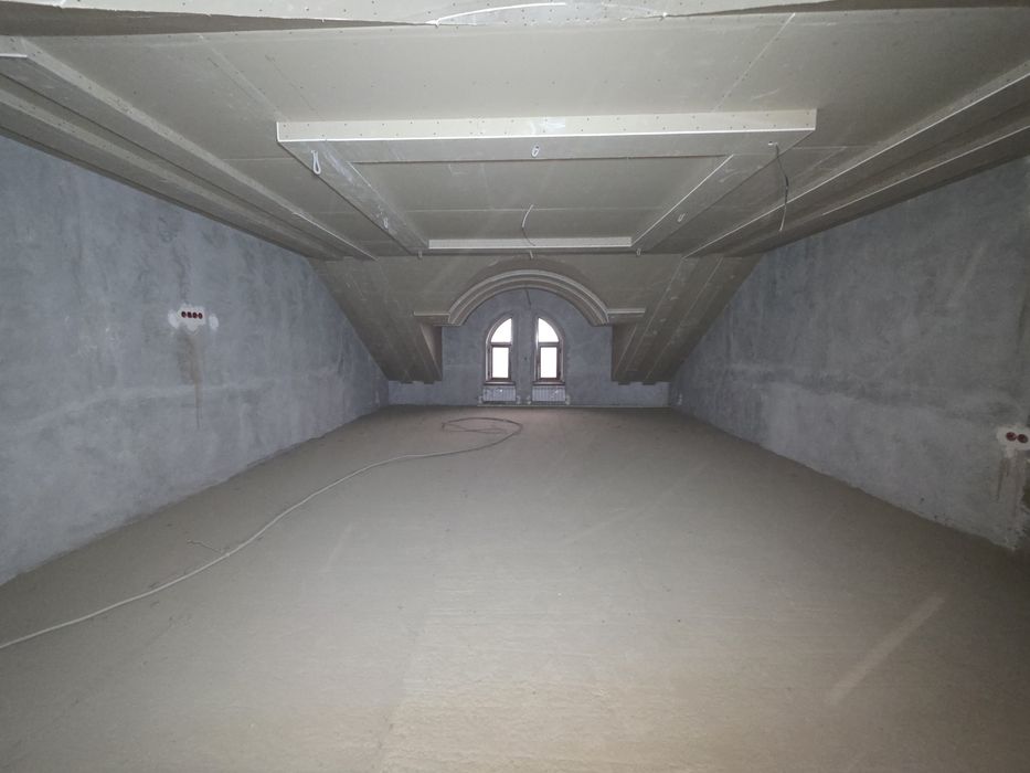 Срочно Трикотажка 65-мактаб 1 км 3 куча  7 соток 2 этажа зур хавли