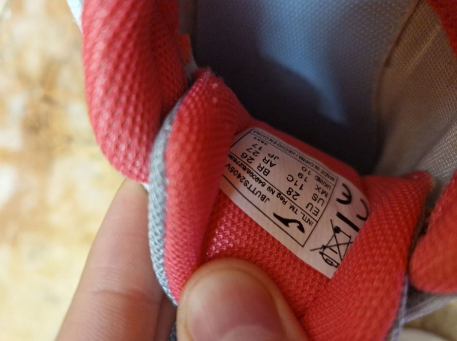 Adidasi marca JOMA copil , impecabili , marime 28