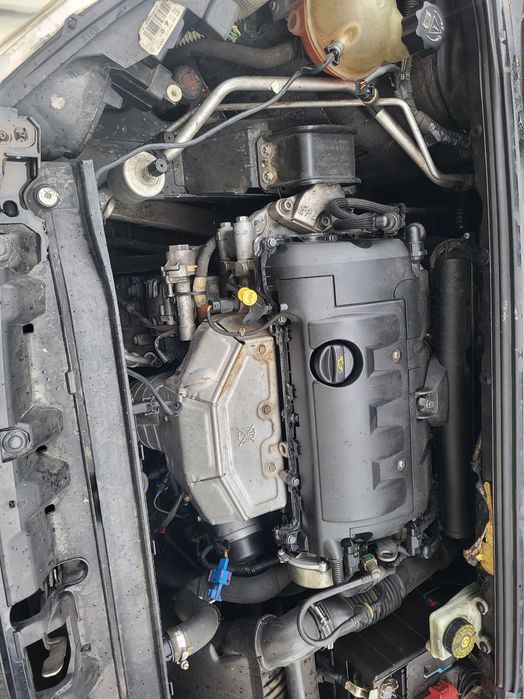 Dezmembrez Peugeot 308, 2010, 1,6 benzina, 1.6 Diesel