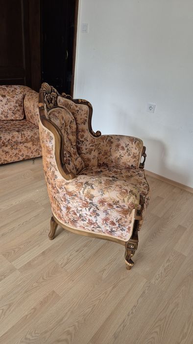 Канапе и две кресла