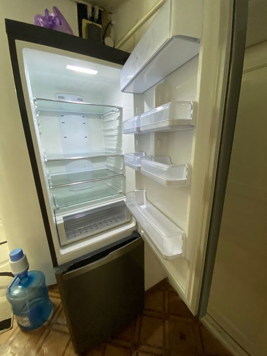 Продам холодильник