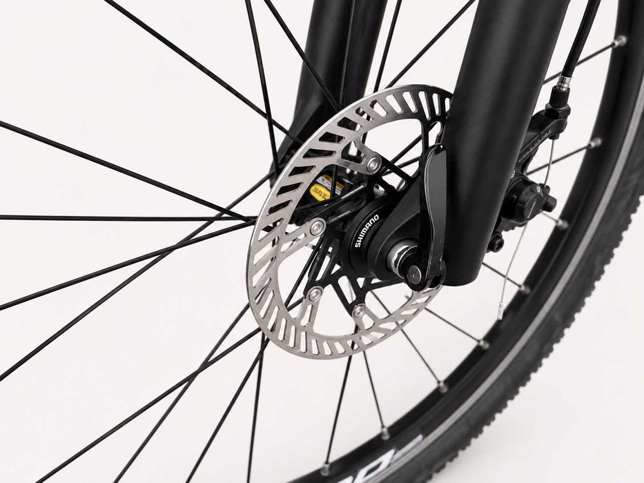 Bicicletă MTB 26” – echipare Shimano, furcă Suntour XCR, frâne pe disc