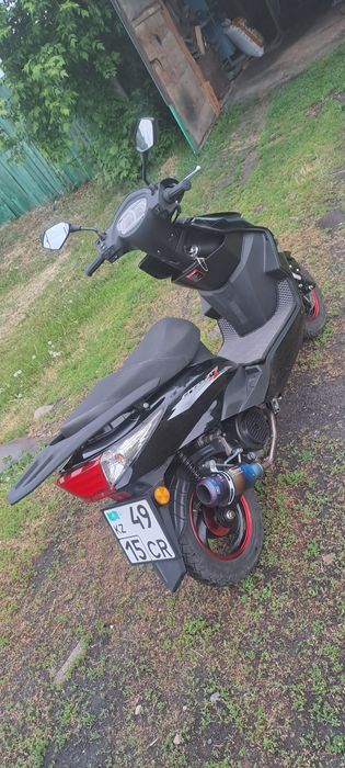 Продам скутер м8.