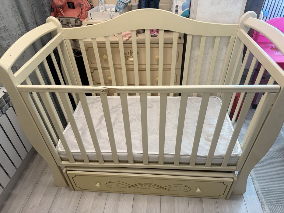 Детская кроватка