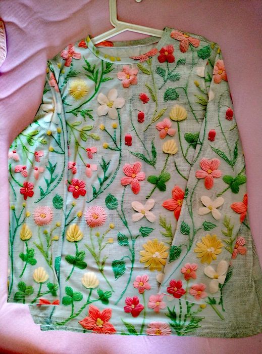 Тениска с дъги ръкави