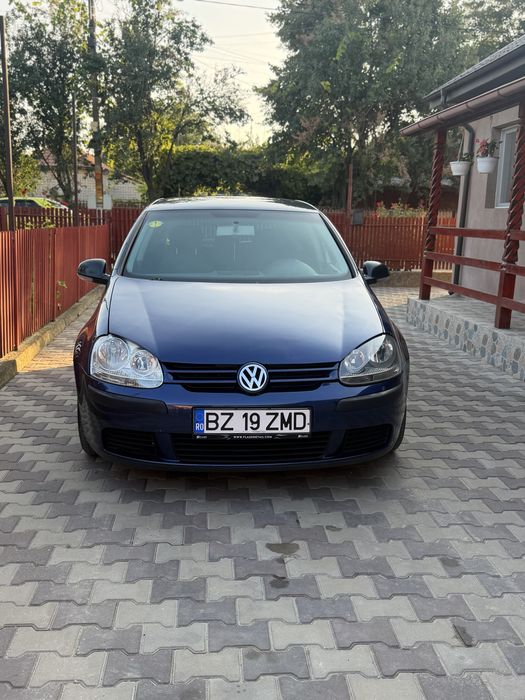 Vand Volkswagen Golf 5 sau schimb!