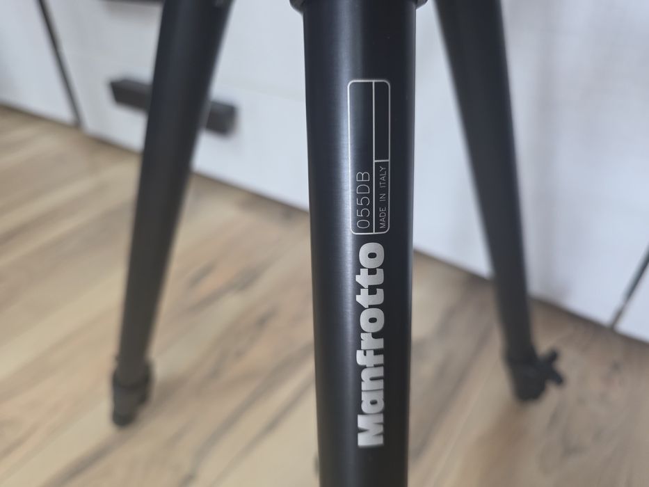 Trepied Manfrotto 055DB cu Manfrotto 701RC2