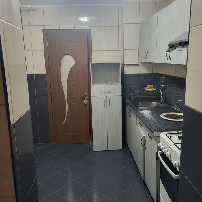 Închiriez apartament cu 2 camere.Sector 5