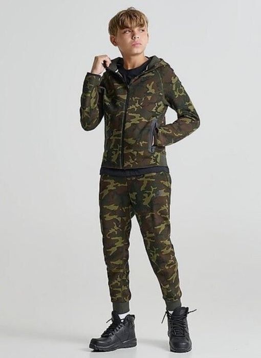 Екип nike tech - размер Л детска номерация