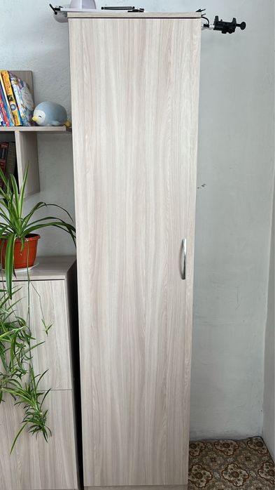 Мебель, шкафы, стол, кровать