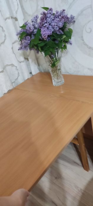 Продам стол книжку