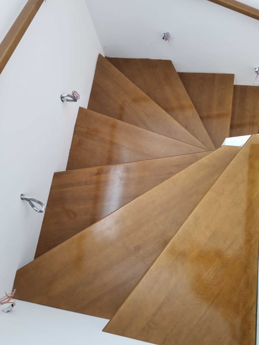 Trepte din lemn scari din lemn