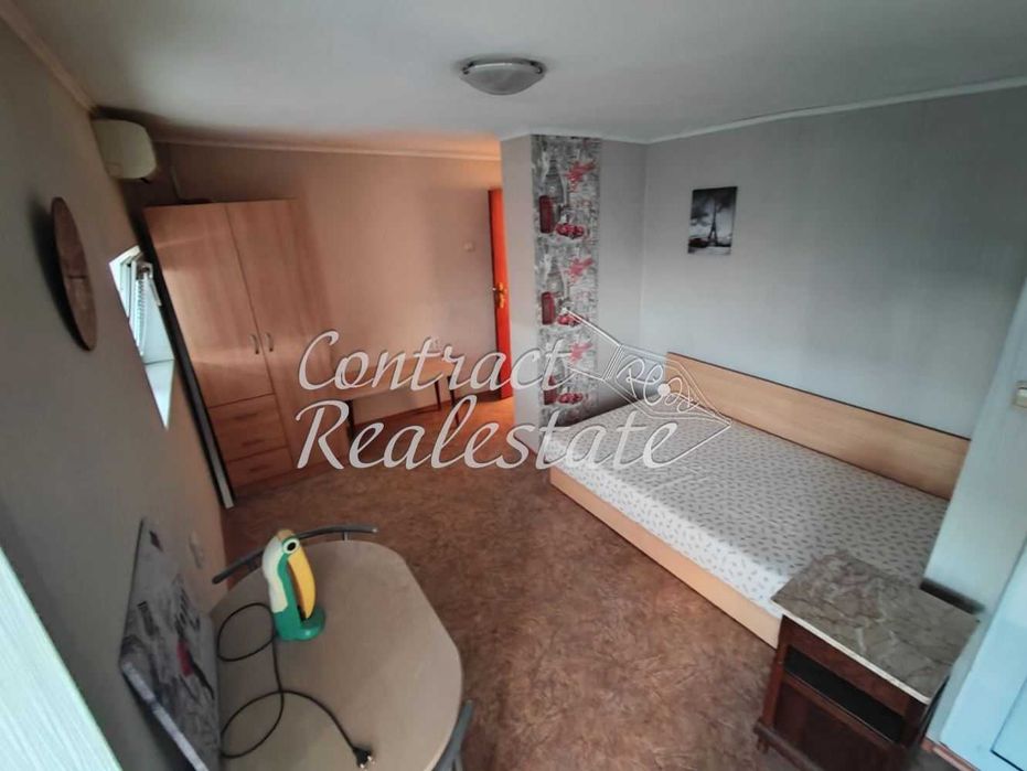 Дава се под наем Едностаен апартамент в Варна, Център - 30 кв.м за 153 € - Снимка #1