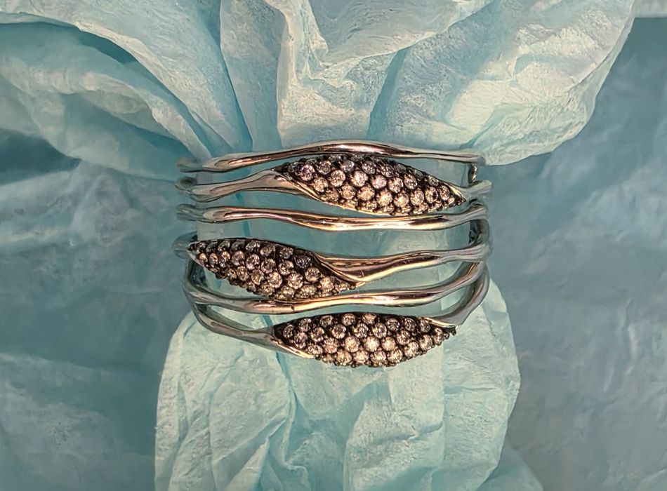 Продам роскошное кольцо с бриллиантами