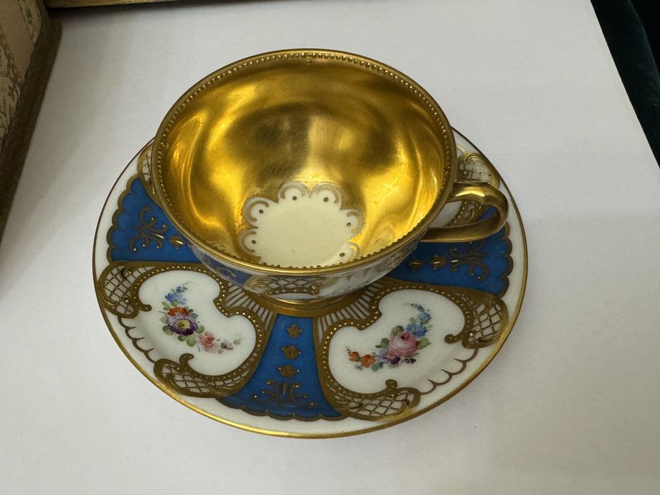 Ceasca espresso hand made. Fürstenberg, portelan pictat si foita aur