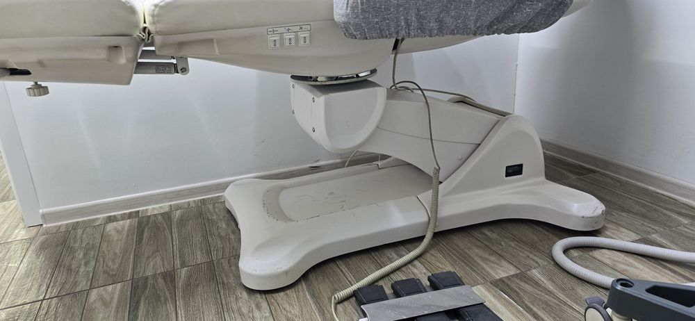 Кушетка профессиональная WEEIKA