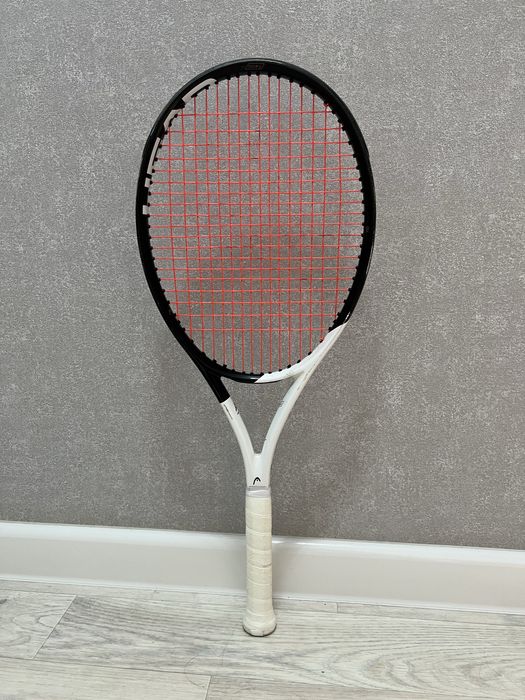 Продам профессиональную теннисную ракетку HEAD 27 размер