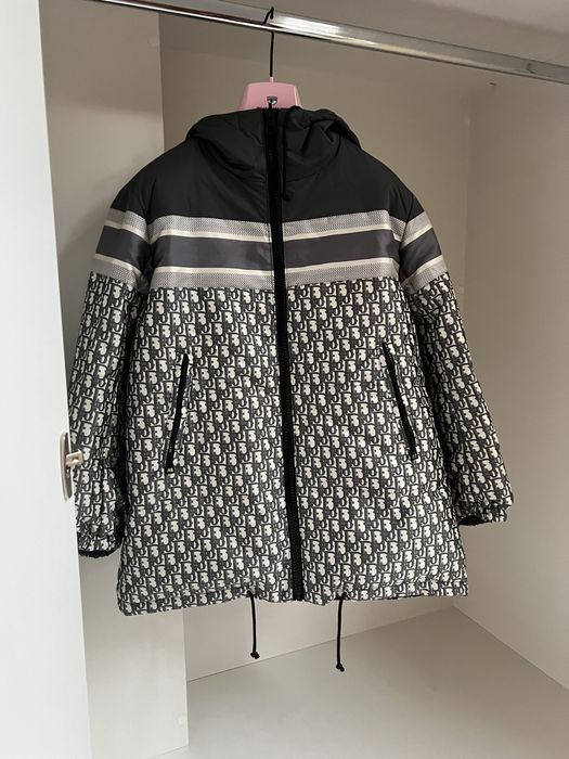 Продам куртки Диор* в люкс качестве