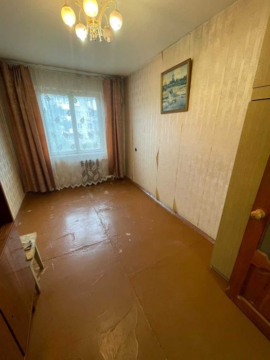 Продам 4-х квартиру 5 микрорайон.