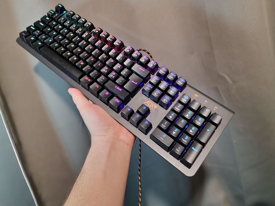 Tastatură mecanică ADX Optical Mechanical – switch-uri maro