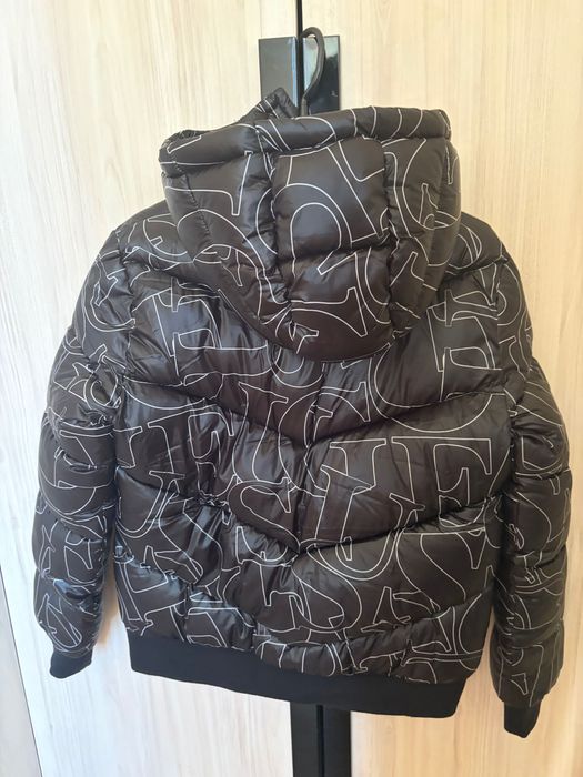 Нова зимно яке на Guess