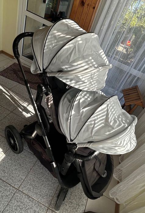 Продавам количка за близнаци или породени деца Icandy