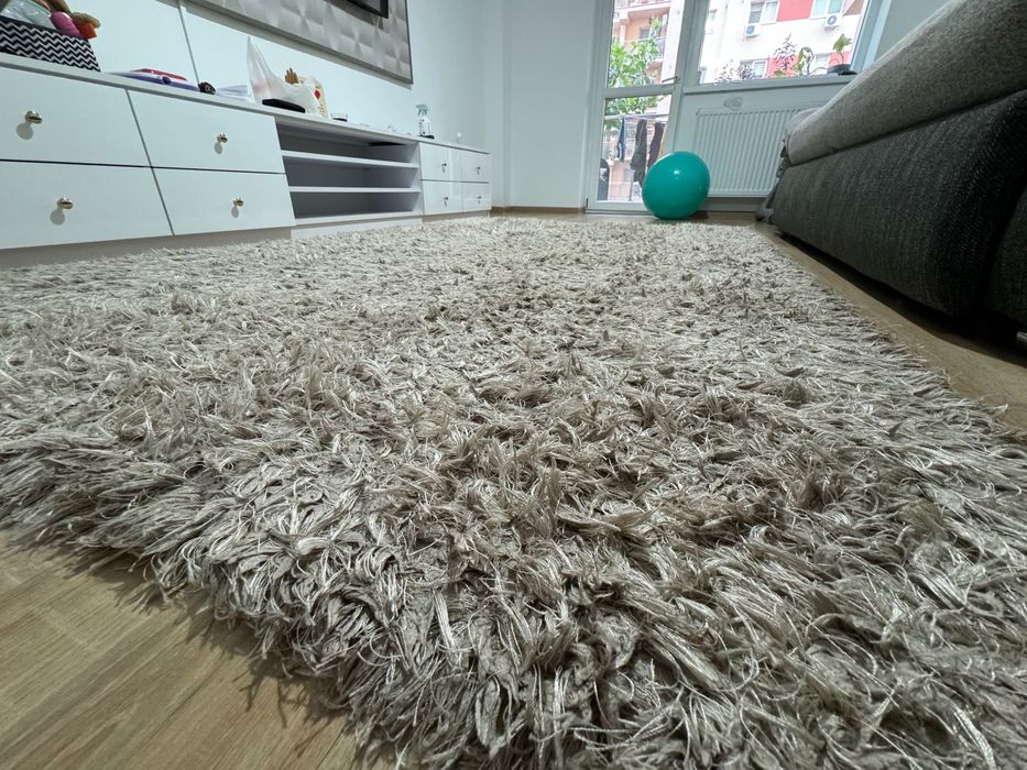 Covor moale latos cu fir lung pentru living