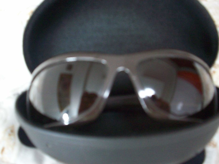 Ochelari de soare Armani 230 lei neg.