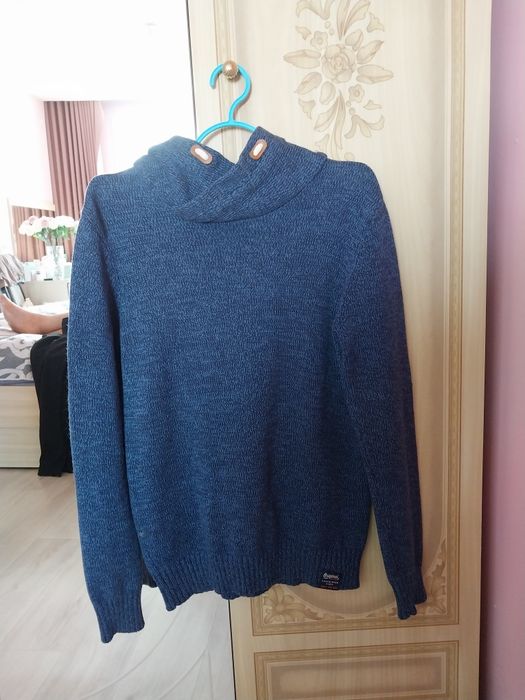 Продам свитер  на мальчика