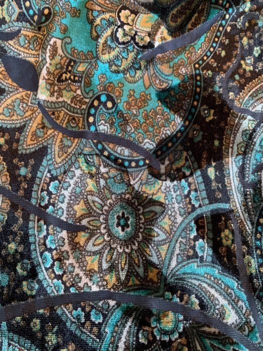 Отрезы ткани из бархата.