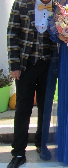 Costum elegant de băieți mărimea XL(Nou)