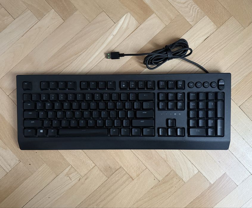 Tastatura gaming Razer Cynosa v2 - cu doua taste defecte