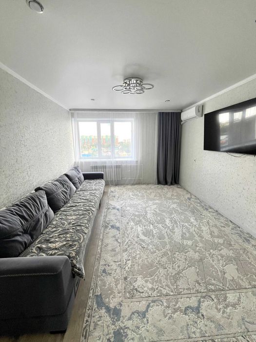 Продаётся 4 комн квартира