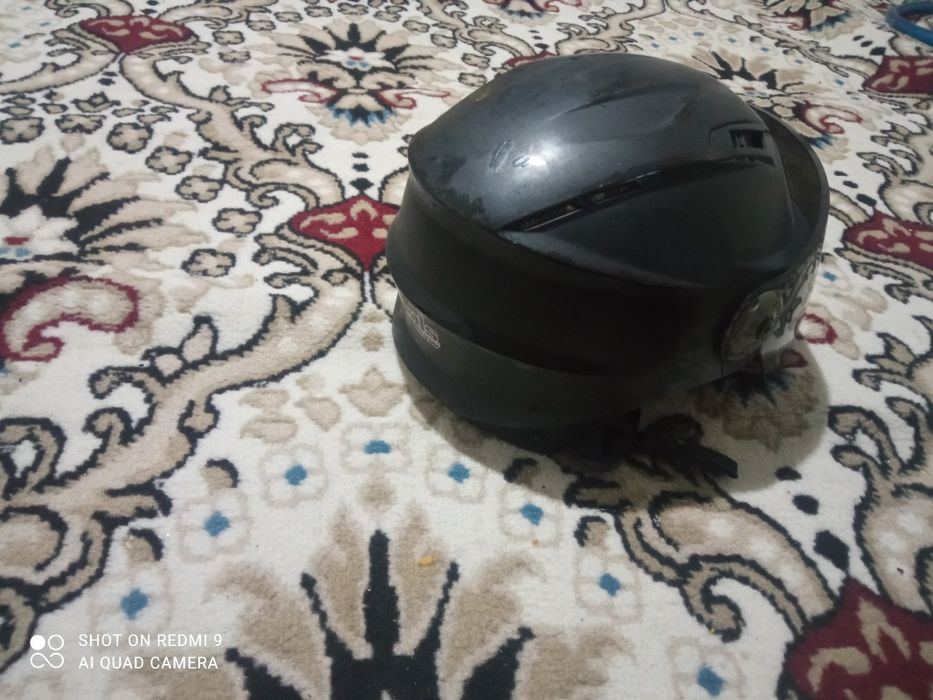 Каска скутерга мотоциклга