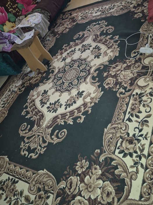 Продам недорого ковер 4×2 м