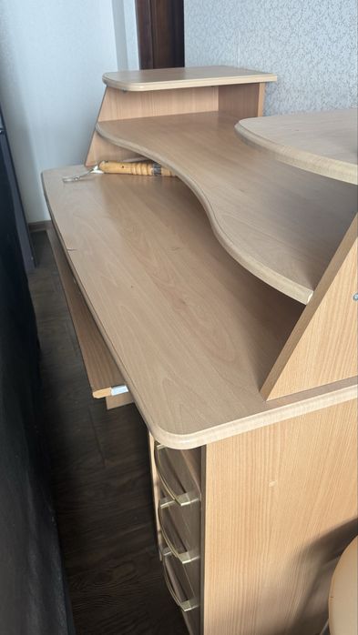 Стол компьютерный