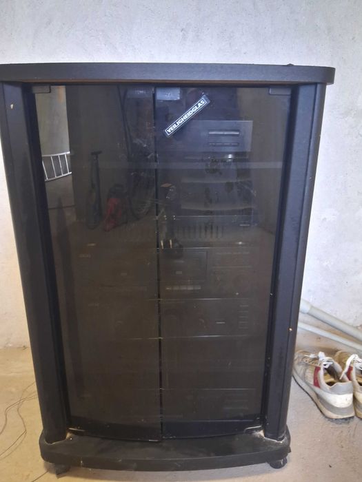 Продавам AKAI am 27