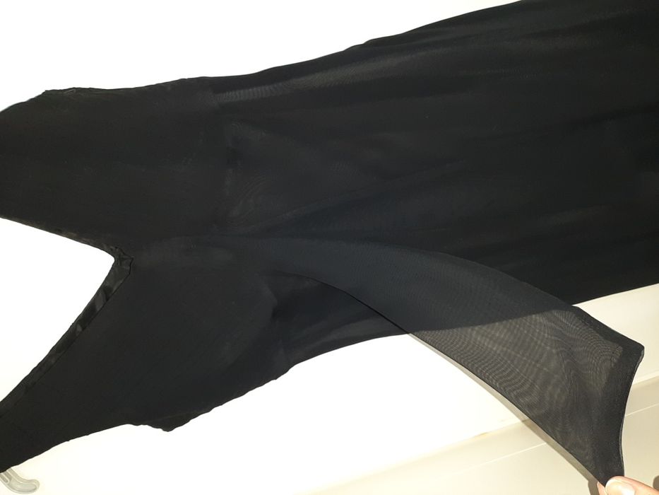 Rochie neagră de ocazie