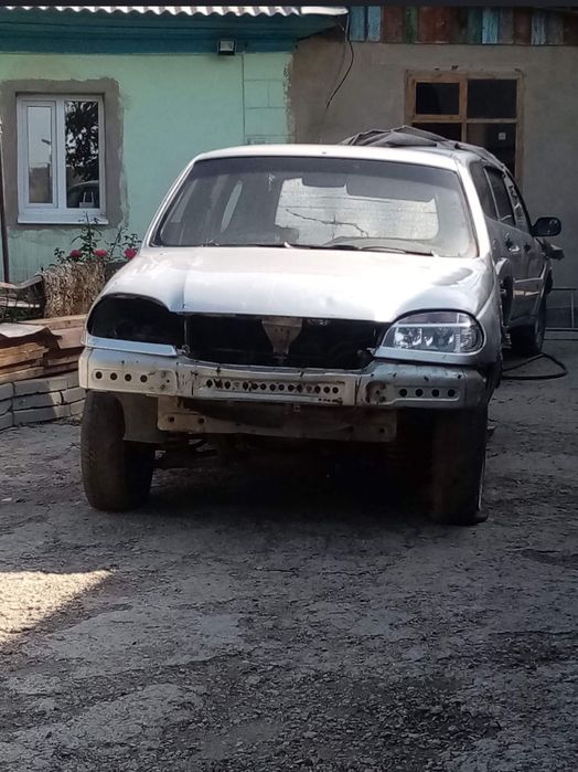 Продам две Шеви нивы