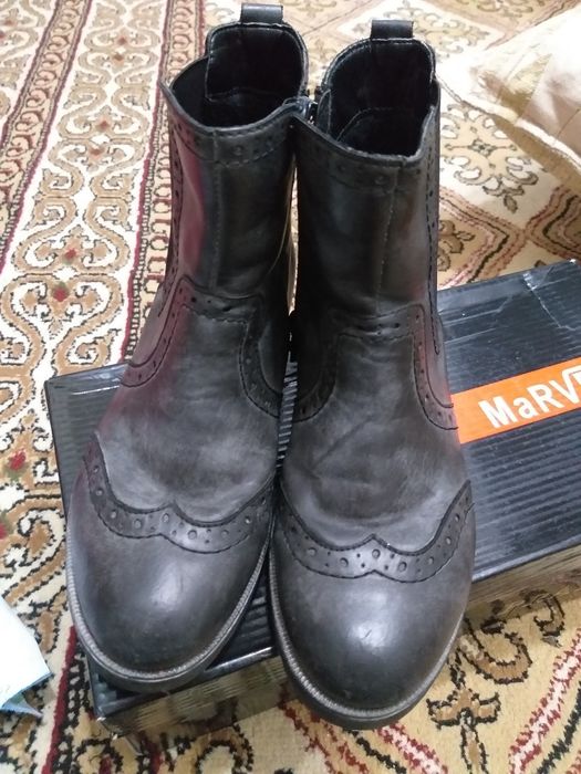 Продам ботинки  на мальчика