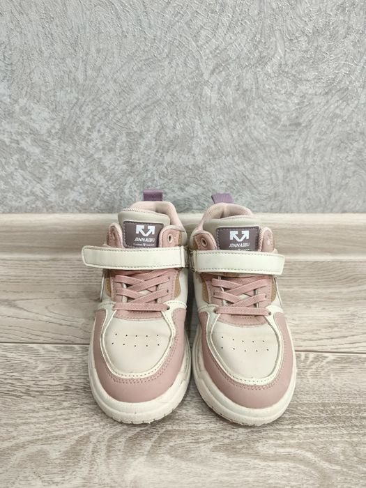 Кроссовки для девочки, 30р