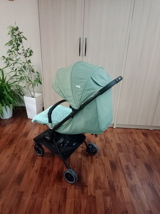 Коляска детская Joie
